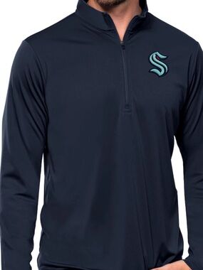 Fanatics NHL men’s small long sleeve 1/4 zip pullover